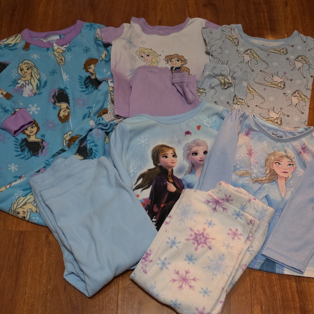 5 Pairs Of Disney's Frozen Pajamas